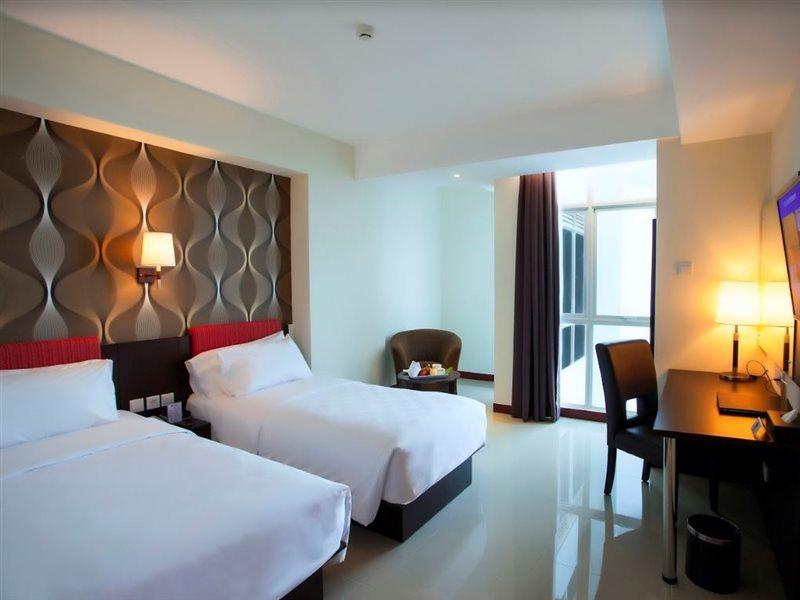 Best Western The Lagoon Hotel Manado Exterior photo