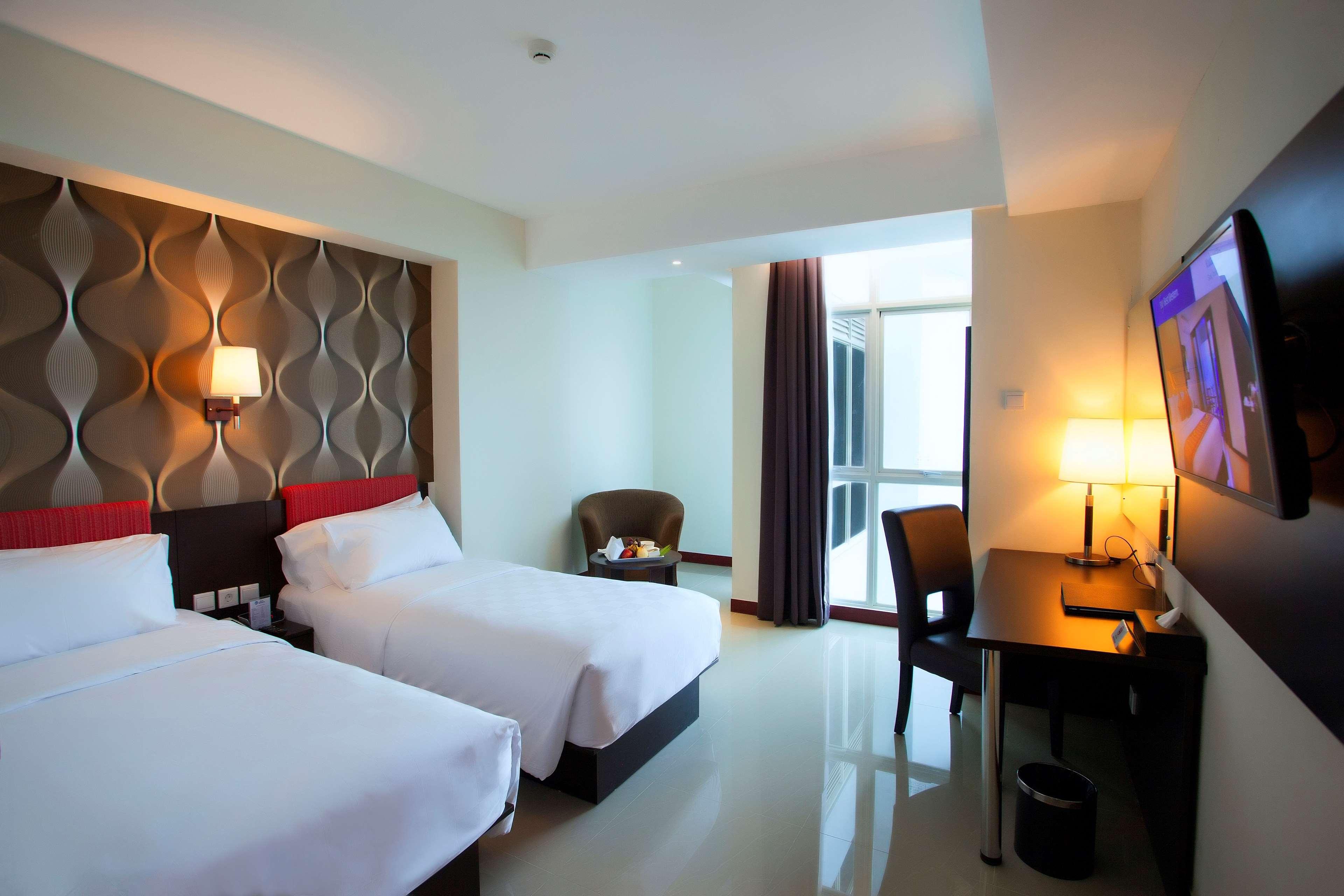 Best Western The Lagoon Hotel Manado Exterior photo