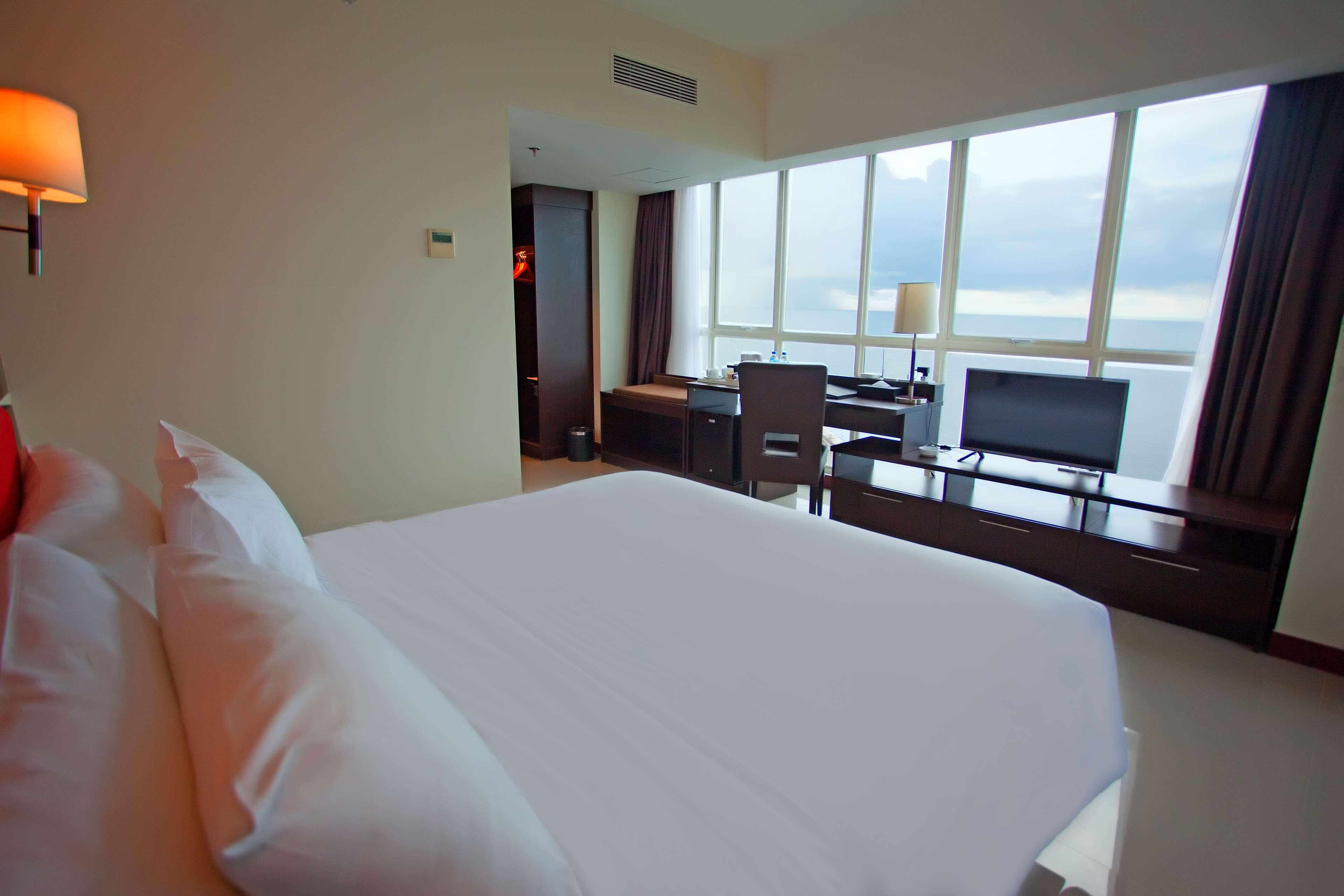 Best Western The Lagoon Hotel Manado Exterior photo